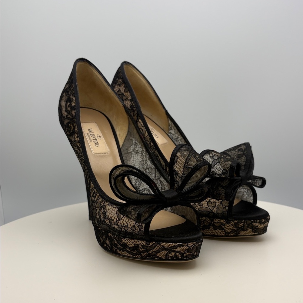 Garavani Valentino Black Lace Bow Heels 371/2